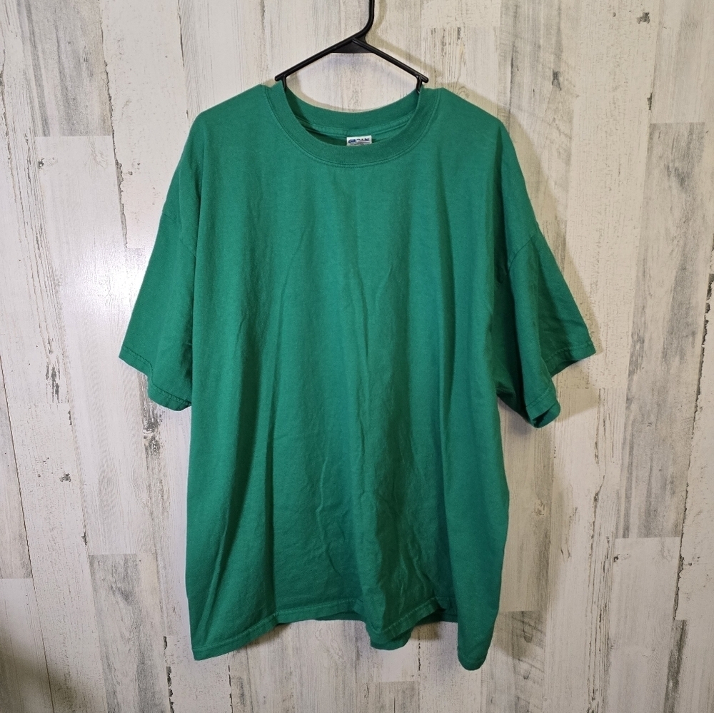 gildan Men's basic green T-Shirt size 2XL